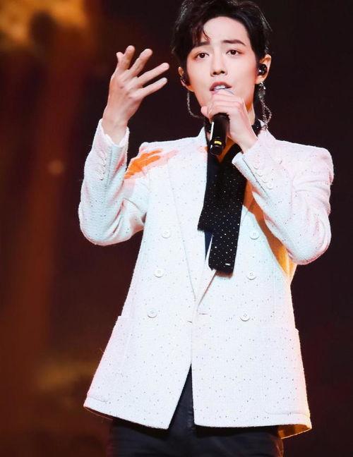 圈内爆料肖战人士,圈内人士揭秘真实一面  第1张